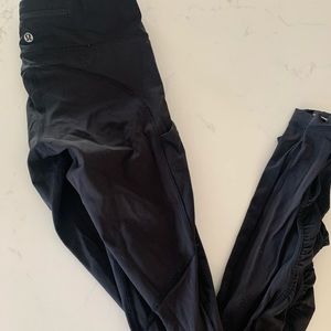 Lululemon black leggings